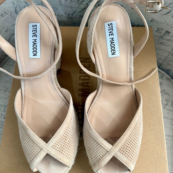 Steve Madden Sydnee Heeled Sandal(Tan Suede) - Picture 7 of 8